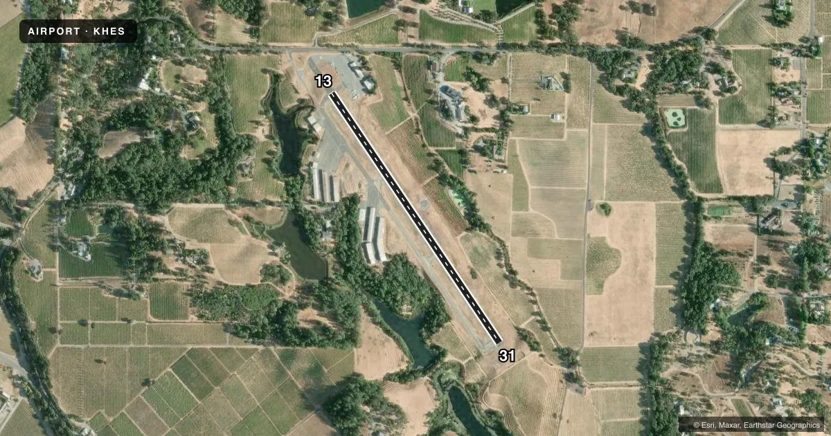 Top-down satellite sketch of KHES HEALDSBURG MUNI in HEALDSBURG, CALIFORNIA, showing runways 13/31 drawn to scale over Esri World Imagery