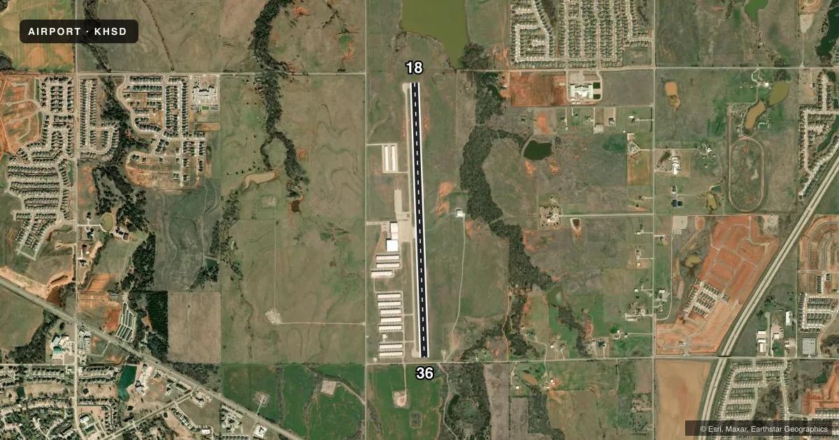 Top-down satellite sketch of KHSD SUNDANCE in OKLAHOMA CITY, OKLAHOMA, showing runways 18/36 drawn to scale over Esri World Imagery