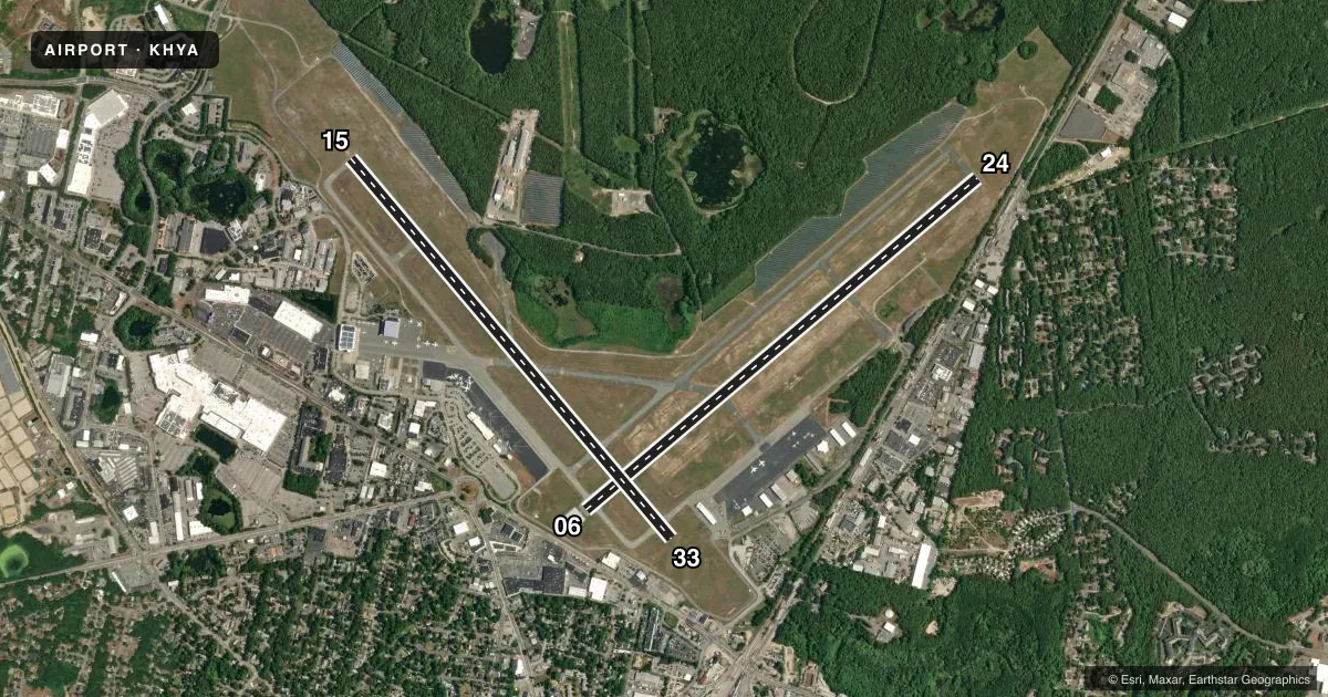 Top-down satellite sketch of KHYA CAPE COD GATEWAY in HYANNIS, MASSACHUSETTS, showing runways 06/24, 15/33 drawn to scale over Esri World Imagery
