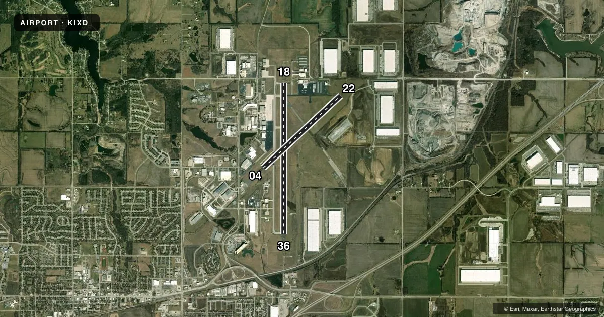Top-down satellite sketch of KIXD NEW CENTURY AIRCENTER in OLATHE, KANSAS, showing runways 18/36, 04/22 drawn to scale over Esri World Imagery