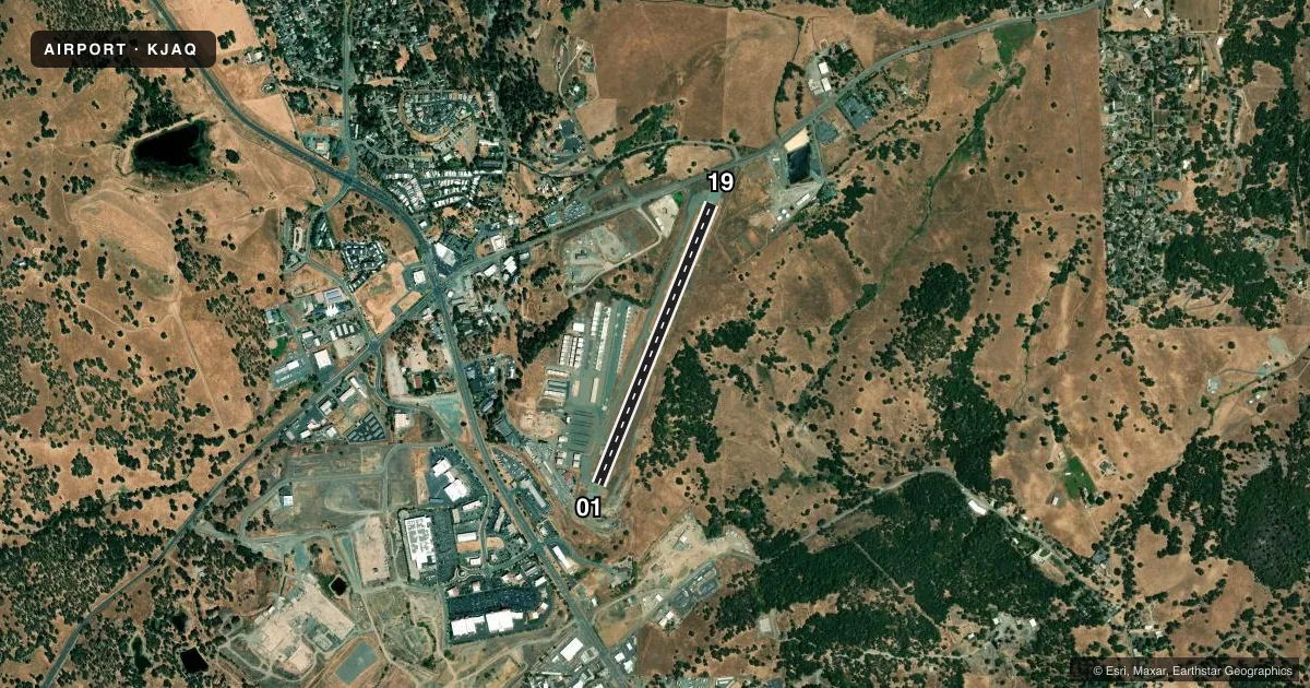 Top-down satellite sketch of KJAQ WESTOVER FLD AMADOR COUNTY in JACKSON, CALIFORNIA, showing runways 01/19 drawn to scale over Esri World Imagery