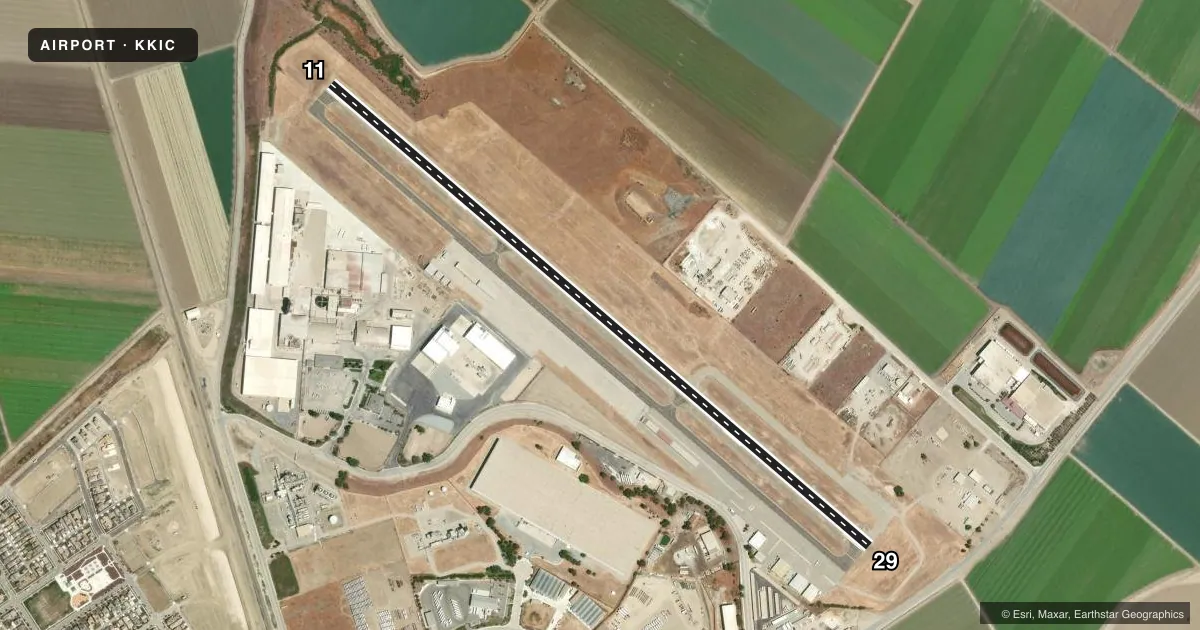 Top-down satellite sketch of KKIC MESA DEL REY in KING CITY, CALIFORNIA, showing runways 11/29 drawn to scale over Esri World Imagery
