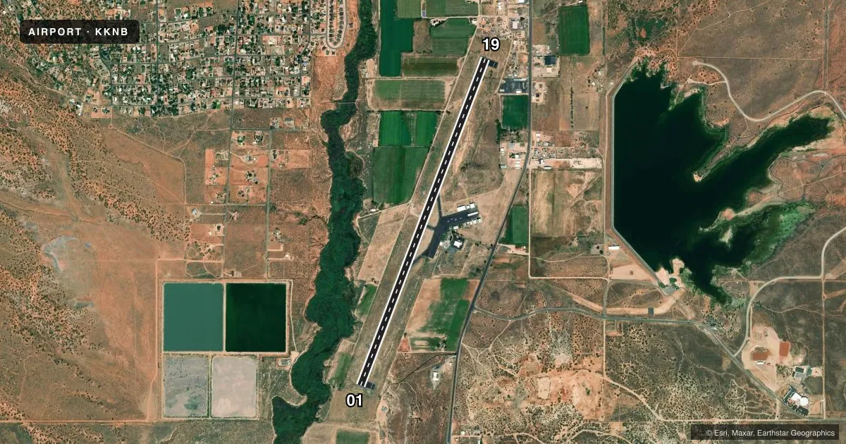 Top-down satellite sketch of KKNB KANAB MUNI in KANAB, UTAH, showing runways 01/19 drawn to scale over Esri World Imagery