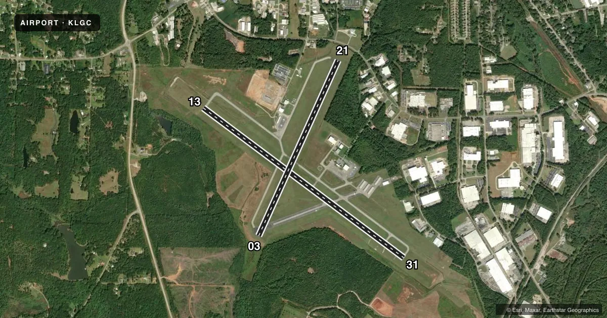 Top-down satellite sketch of KLGC LAGRANGE/CALLAWAY in LAGRANGE, GEORGIA, showing runways 13/31, 03/21 drawn to scale over Esri World Imagery