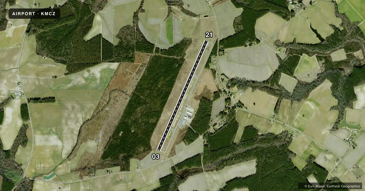 Top-down satellite sketch of KMCZ MARTIN COUNTY in WILLIAMSTON, NORTH CAROLINA, showing runways 03/21 drawn to scale over Esri World Imagery