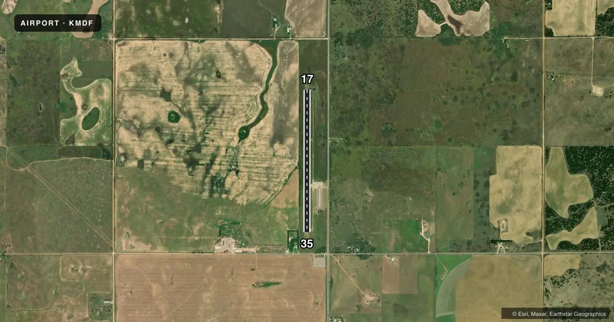 Top-down satellite sketch of KMDF MOORELAND MUNI in MOORELAND, OKLAHOMA, showing runways 17/35 drawn to scale over Esri World Imagery