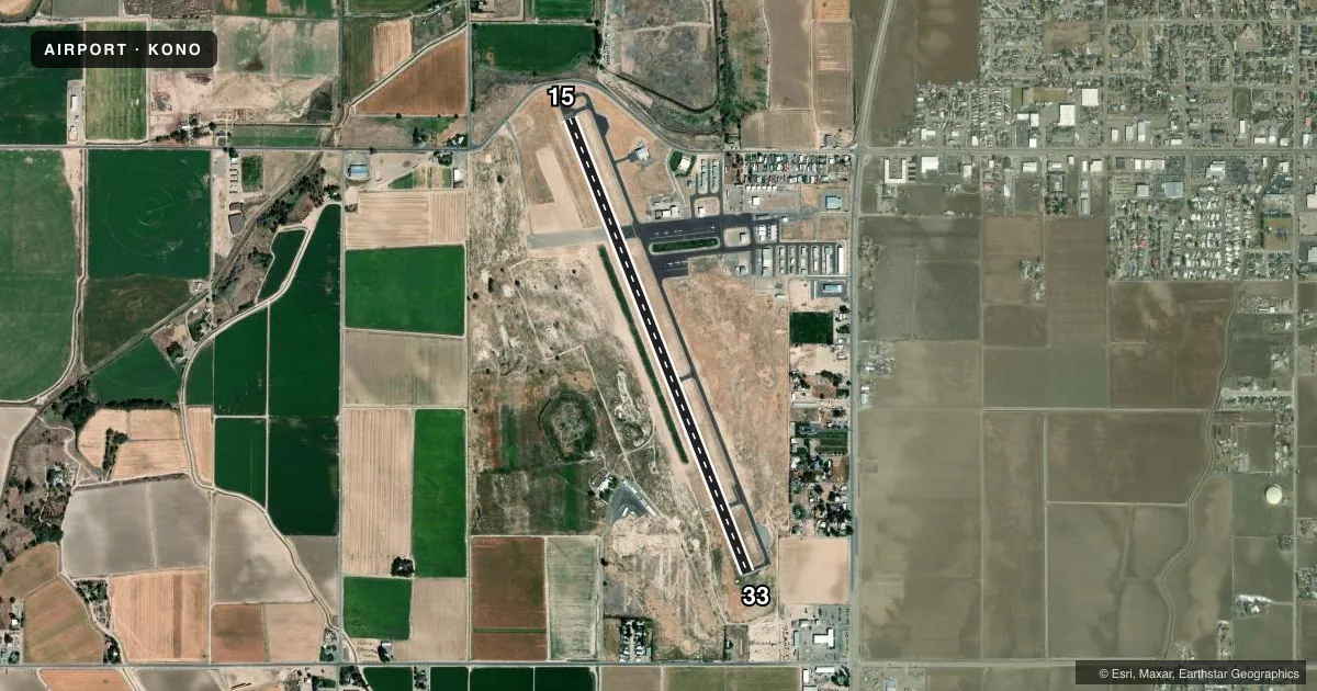 Top-down satellite sketch of KONO ONTARIO MUNI in ONTARIO, OREGON, showing runways 15/33 drawn to scale over Esri World Imagery