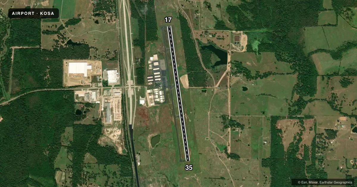 Top-down satellite sketch of KOSA MOUNT PLEASANT RGNL in MOUNT PLEASANT, TEXAS, showing runways 17/35 drawn to scale over Esri World Imagery
