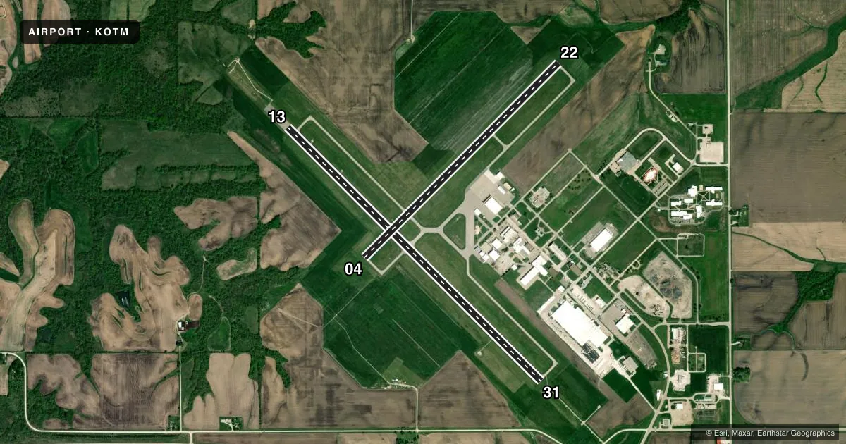Top-down satellite sketch of KOTM OTTUMWA RGNL in OTTUMWA, IOWA, showing runways 13/31, 04/22 drawn to scale over Esri World Imagery