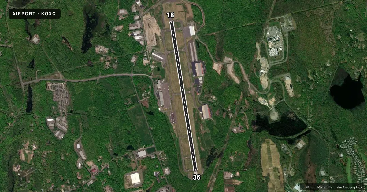 Top-down satellite sketch of KOXC WATERBURY-OXFORD in OXFORD, CONNECTICUT, showing runways 18/36 drawn to scale over Esri World Imagery