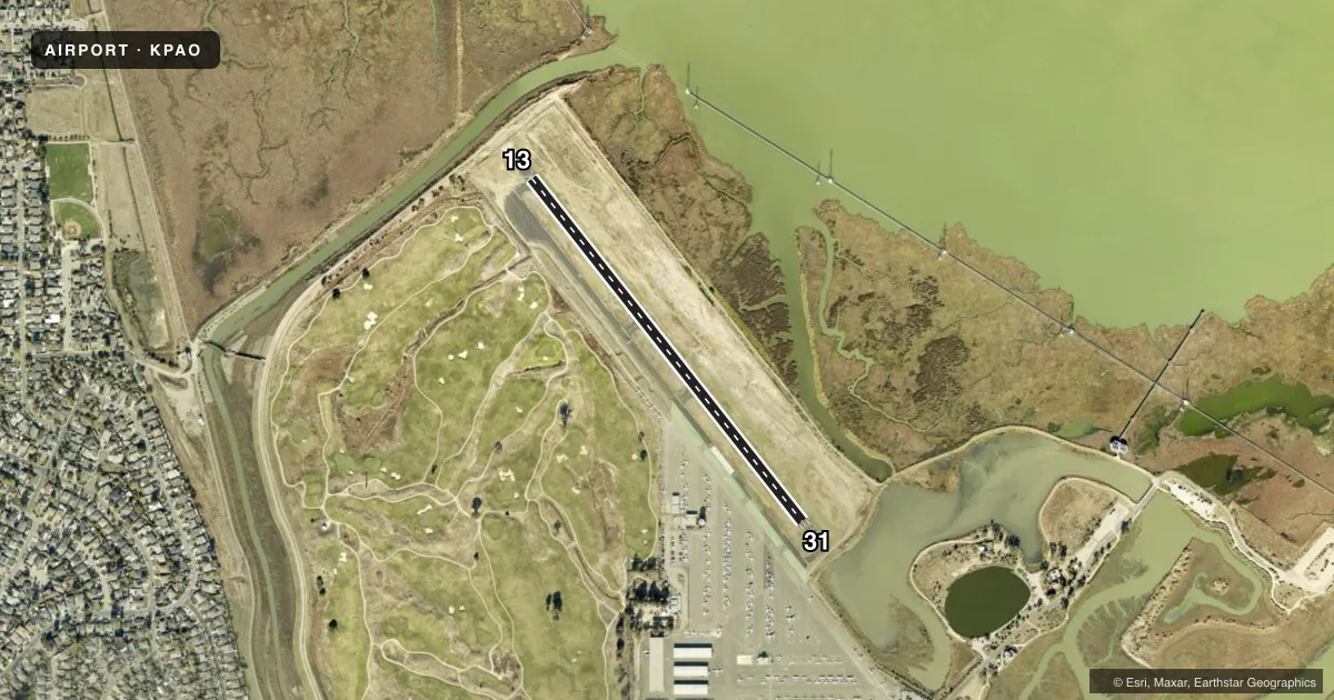 Top-down satellite sketch of KPAO PALO ALTO in PALO ALTO, CALIFORNIA, showing runways 13/31 drawn to scale over Esri World Imagery