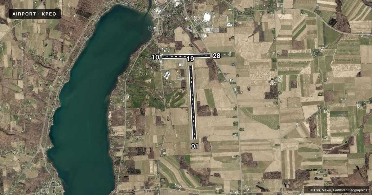 Top-down satellite sketch of KPEO PENN YAN/YATES COUNTY in PENN YAN, NEW YORK, showing runways 01/19, 10/28 drawn to scale over Esri World Imagery