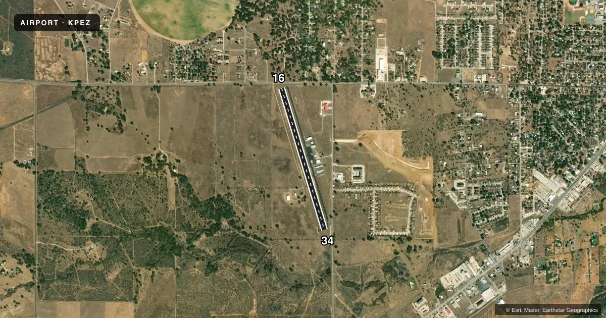 Top-down satellite sketch of KPEZ PLEASANTON MUNI in PLEASANTON, TEXAS, showing runways 16/34 drawn to scale over Esri World Imagery