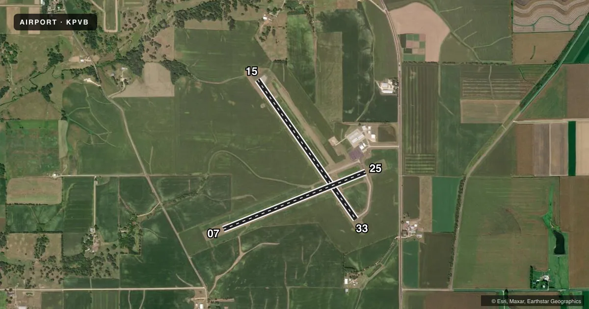 Top-down satellite sketch of KPVB PLATTEVILLE MUNI in PLATTEVILLE, WISCONSIN, showing runways 15/33, 07/25 drawn to scale over Esri World Imagery