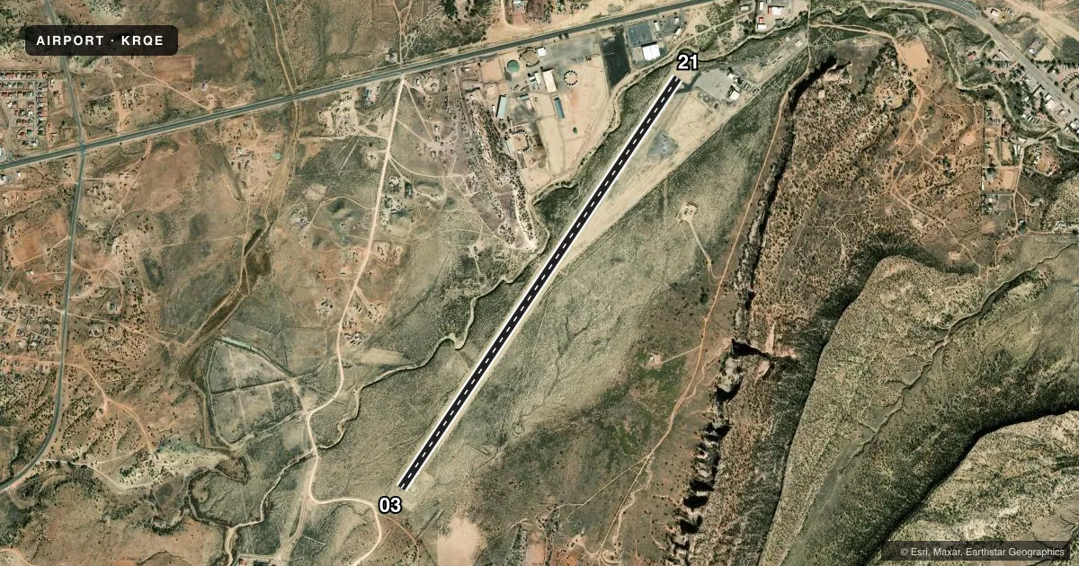 Top-down satellite sketch of KRQE WINDOW ROCK in WINDOW ROCK, ARIZONA, showing runways 03/21 drawn to scale over Esri World Imagery