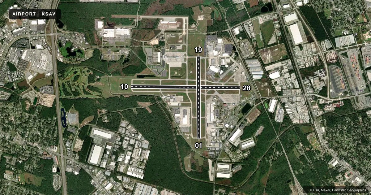 Top-down satellite sketch of KSAV SAVANNAH/HILTON HEAD INTL in SAVANNAH, GEORGIA, showing runways 10/28, 01/19 drawn to scale over Esri World Imagery