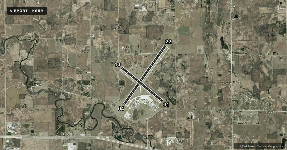 Top-down satellite sketch of KSBM SHEBOYGAN COUNTY MEML INTL in SHEBOYGAN, WISCONSIN, showing runways 04/22, 13/31 drawn to scale over Esri World Imagery
