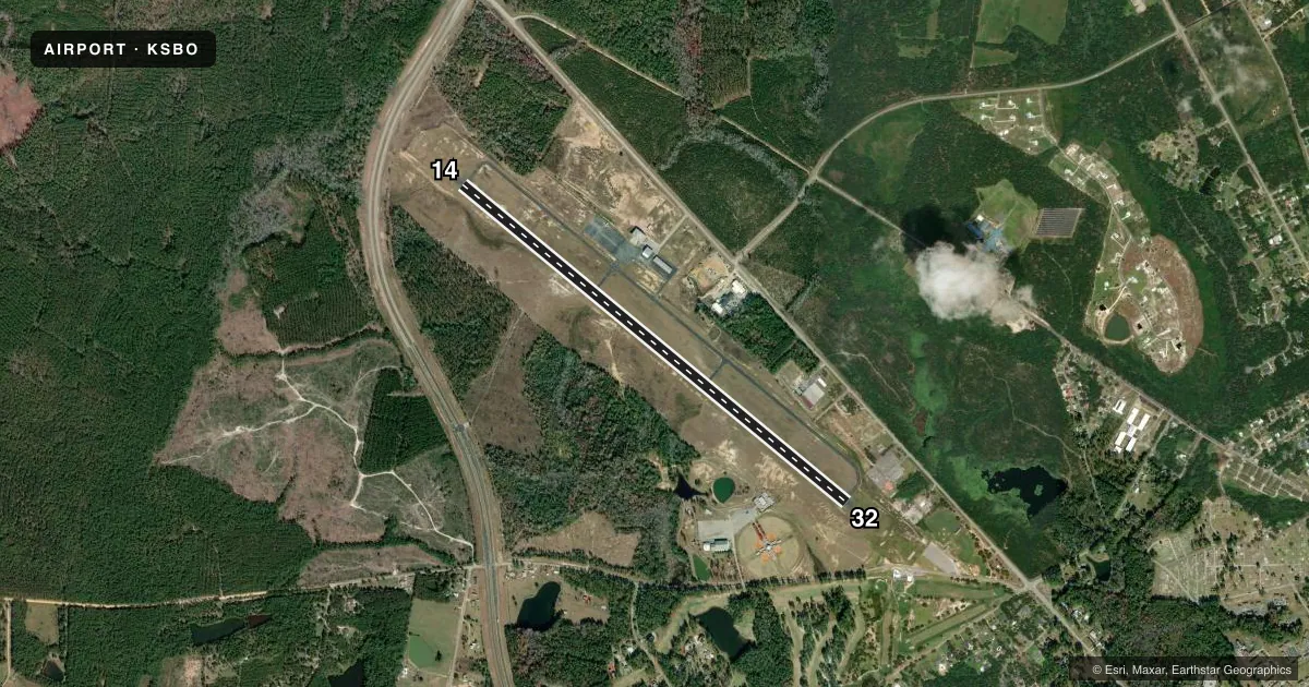 Top-down satellite sketch of KSBO EAST GEORGIA RGNL in SWAINSBORO, GEORGIA, showing runways 14/32 drawn to scale over Esri World Imagery