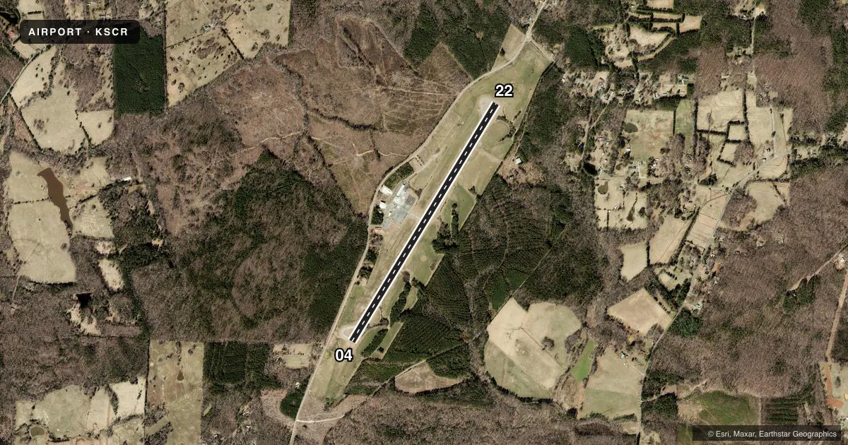 Top-down satellite sketch of KSCR SILER CITY MUNI in SILER CITY, NORTH CAROLINA, showing runways 04/22 drawn to scale over Esri World Imagery