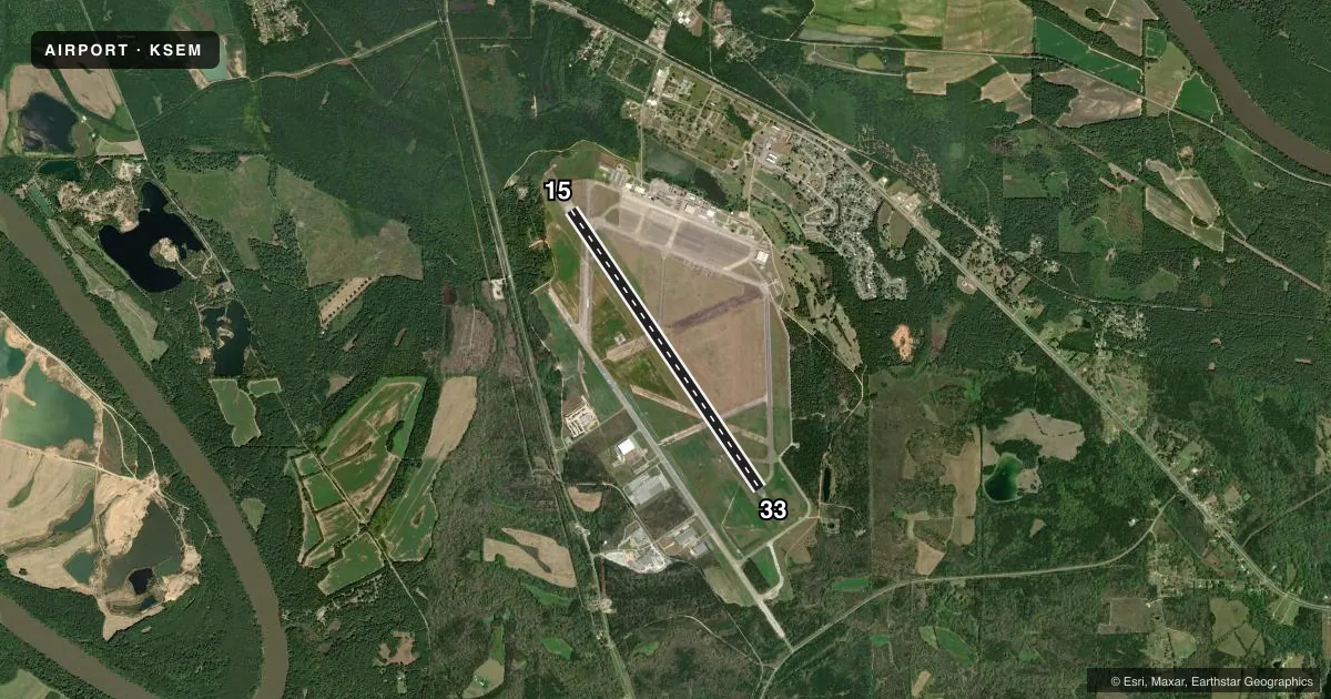 Top-down satellite sketch of KSEM CRAIG FLD in SELMA, ALABAMA, showing runways 15/33 drawn to scale over Esri World Imagery