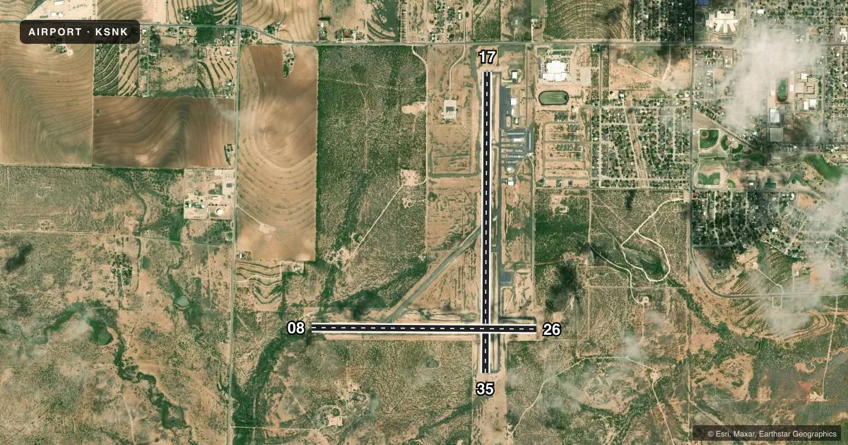 Top-down satellite sketch of KSNK WINSTON FLD in SNYDER, TEXAS, showing runways 17/35, 08/26 drawn to scale over Esri World Imagery