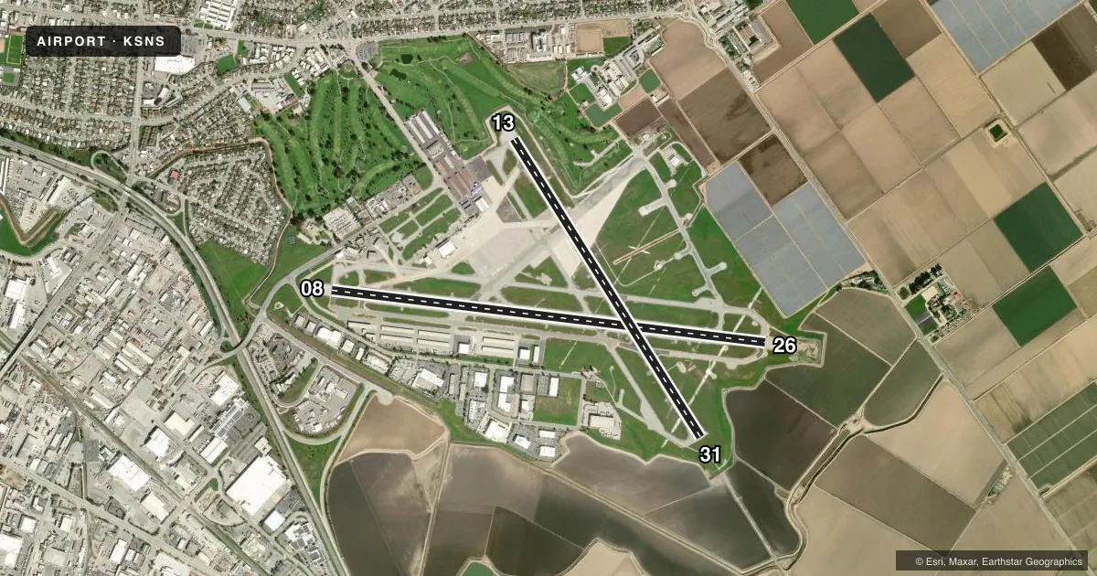 Top-down satellite sketch of KSNS SALINAS MUNI in SALINAS, CALIFORNIA, showing runways 08/26, 13/31 drawn to scale over Esri World Imagery