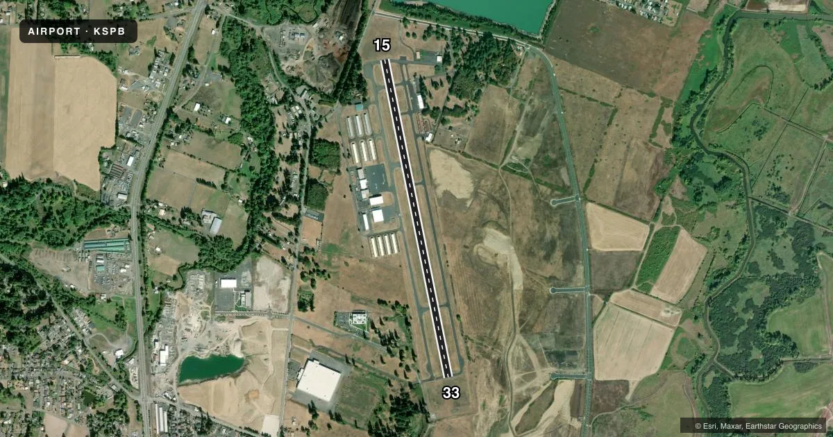 Top-down satellite sketch of KSPB SCAPPOOSE in SCAPPOOSE, OREGON, showing runways 15/33 drawn to scale over Esri World Imagery
