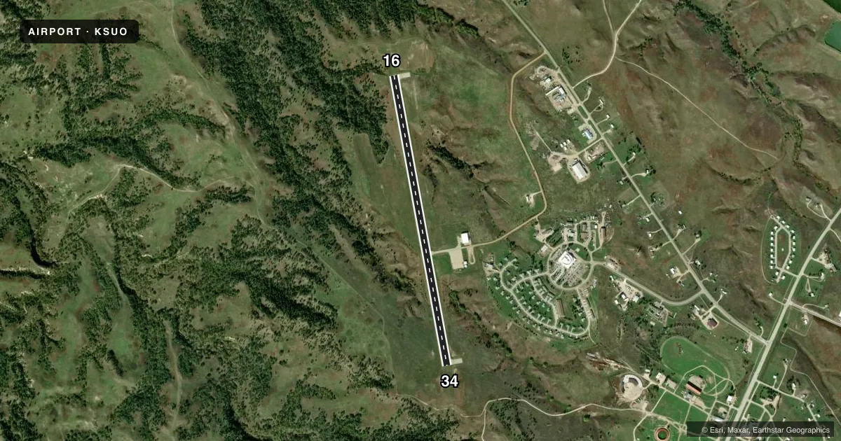 Top-down satellite sketch of KSUO ROSEBUD SIOUX TRIBAL in ROSEBUD, SOUTH DAKOTA, showing runways 16/34 drawn to scale over Esri World Imagery