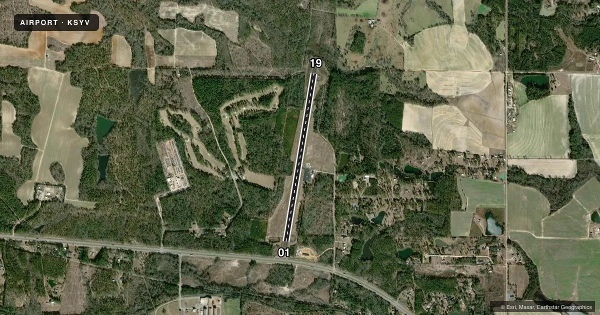 Top-down satellite sketch of KSYV SYLVESTER in SYLVESTER, GEORGIA, showing runways 01/19 drawn to scale over Esri World Imagery