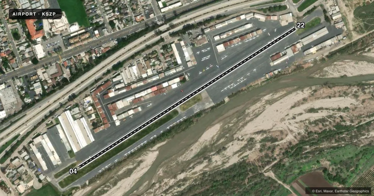Top-down satellite sketch of KSZP SANTA PAULA in SANTA PAULA, CALIFORNIA, showing runways 04/22 drawn to scale over Esri World Imagery