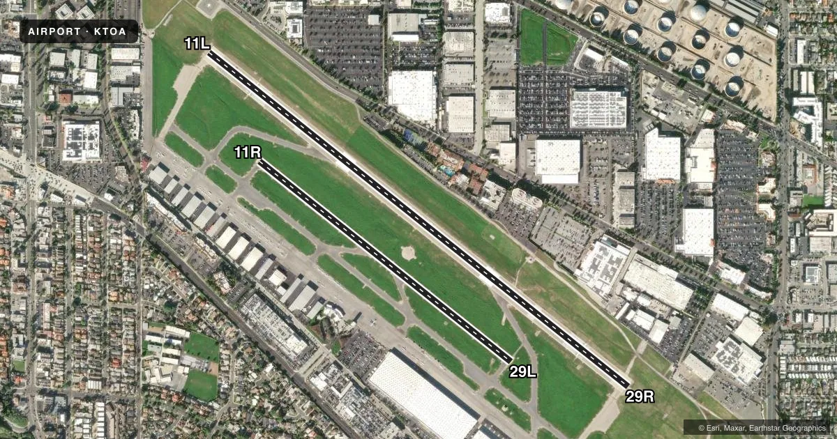 Top-down satellite sketch of KTOA ZAMPERINI FLD in TORRANCE, CALIFORNIA, showing runways 11L/29R, 11R/29L drawn to scale over Esri World Imagery