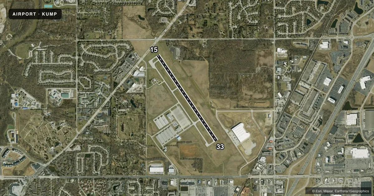 Top-down satellite sketch of KUMP INDIANAPOLIS METRO in INDIANAPOLIS, INDIANA, showing runways 15/33 drawn to scale over Esri World Imagery