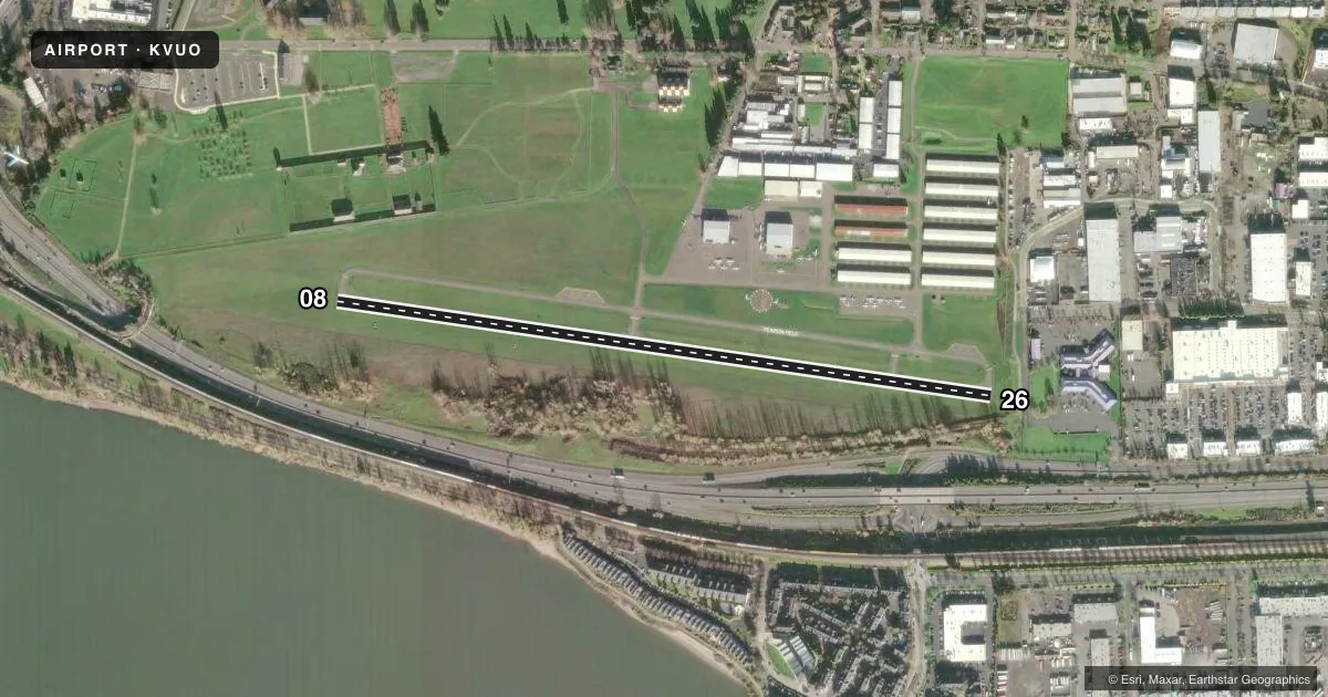 Top-down satellite sketch of KVUO PEARSON FLD in VANCOUVER, WASHINGTON, showing runways 08/26 drawn to scale over Esri World Imagery
