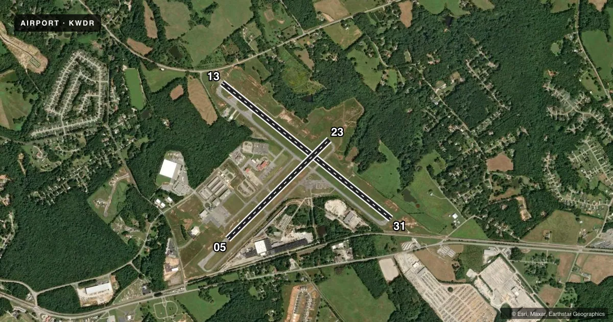 Top-down satellite sketch of KWDR BARROW COUNTY in WINDER, GEORGIA, showing runways 13/31, 05/23 drawn to scale over Esri World Imagery