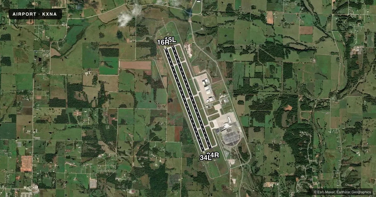 Top-down satellite sketch of KXNA NORTHWEST ARKANSAS NTL in FAYETTEVILLE/SPRINGDALE/ROGERS, ARKANSAS, showing runways 16L/34R, 16R/34L drawn to scale over Esri World Imagery