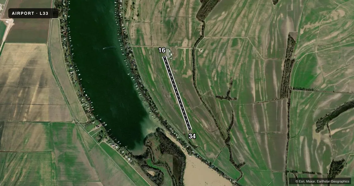 Top-down satellite sketch of L33 TENSAS PARISH in ST JOSEPH, LOUISIANA, showing runways 16/34 drawn to scale over Esri World Imagery