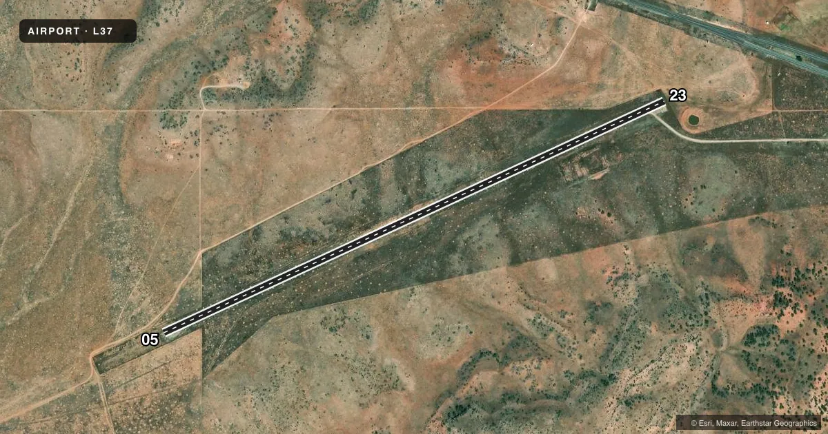 Top-down satellite sketch of L37 GRAND CANYON CAVERNS in PEACH SPRINGS, ARIZONA, showing runways 05/23 drawn to scale over Esri World Imagery