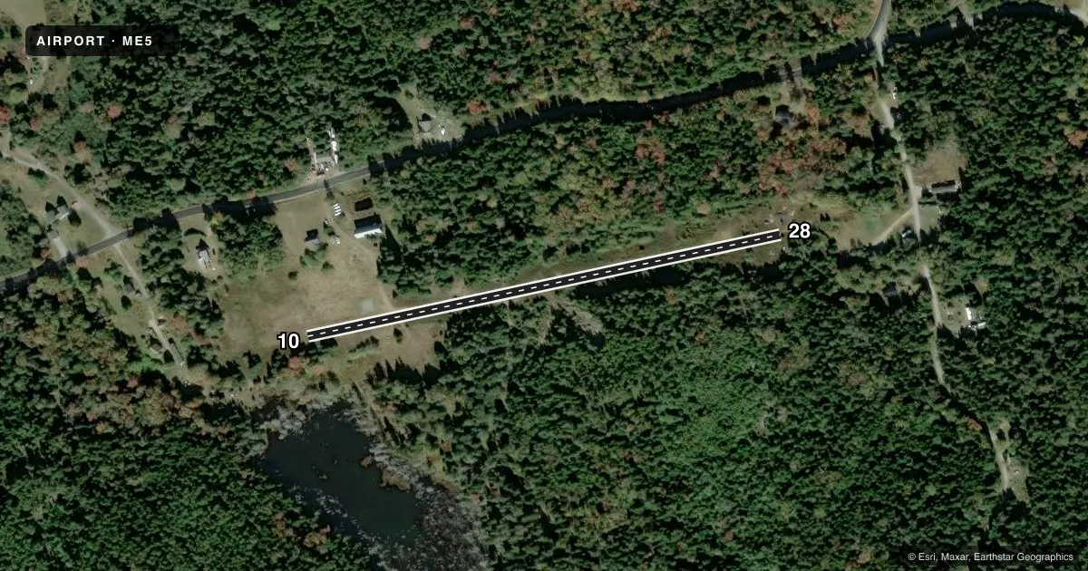 Top-down satellite sketch of ME5 BANKS in SWANS ISLAND, MAINE, showing runways 10/28 drawn to scale over Esri World Imagery