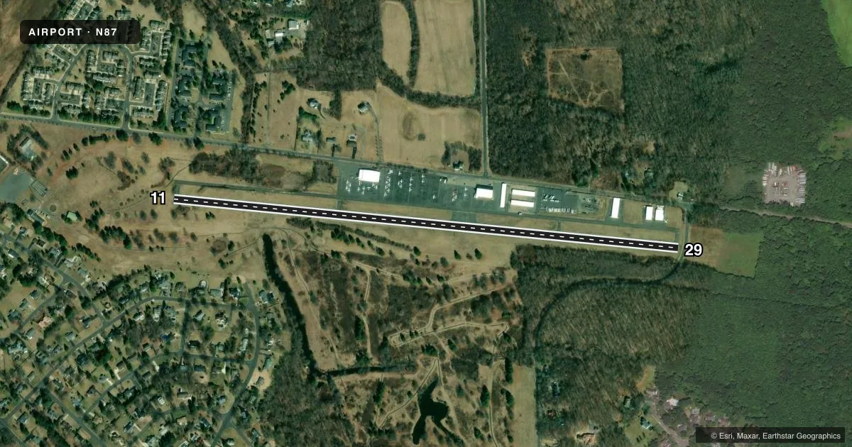 Top-down satellite sketch of N87 TRENTON-ROBBINSVILLE in ROBBINSVILLE, NEW JERSEY, showing runways 11/29 drawn to scale over Esri World Imagery