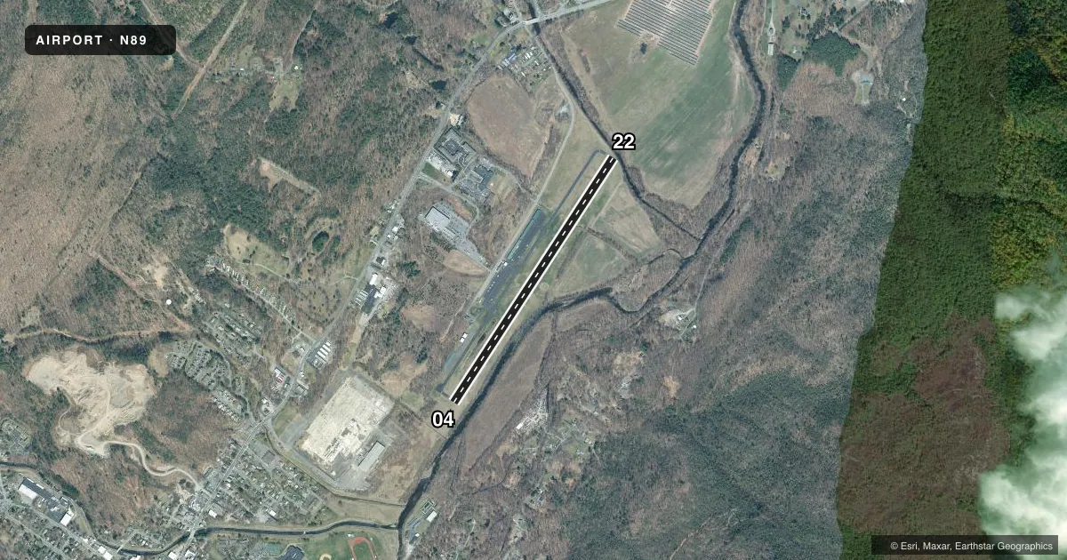 Top-down satellite sketch of N89 JOSEPH Y RESNICK in ELLENVILLE, NEW YORK, showing runways 04/22 drawn to scale over Esri World Imagery