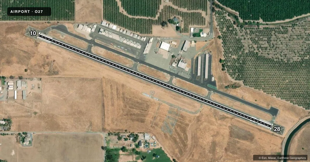 Top-down satellite sketch of O27 OAKDALE in OAKDALE, CALIFORNIA, showing runways 10/28 drawn to scale over Esri World Imagery