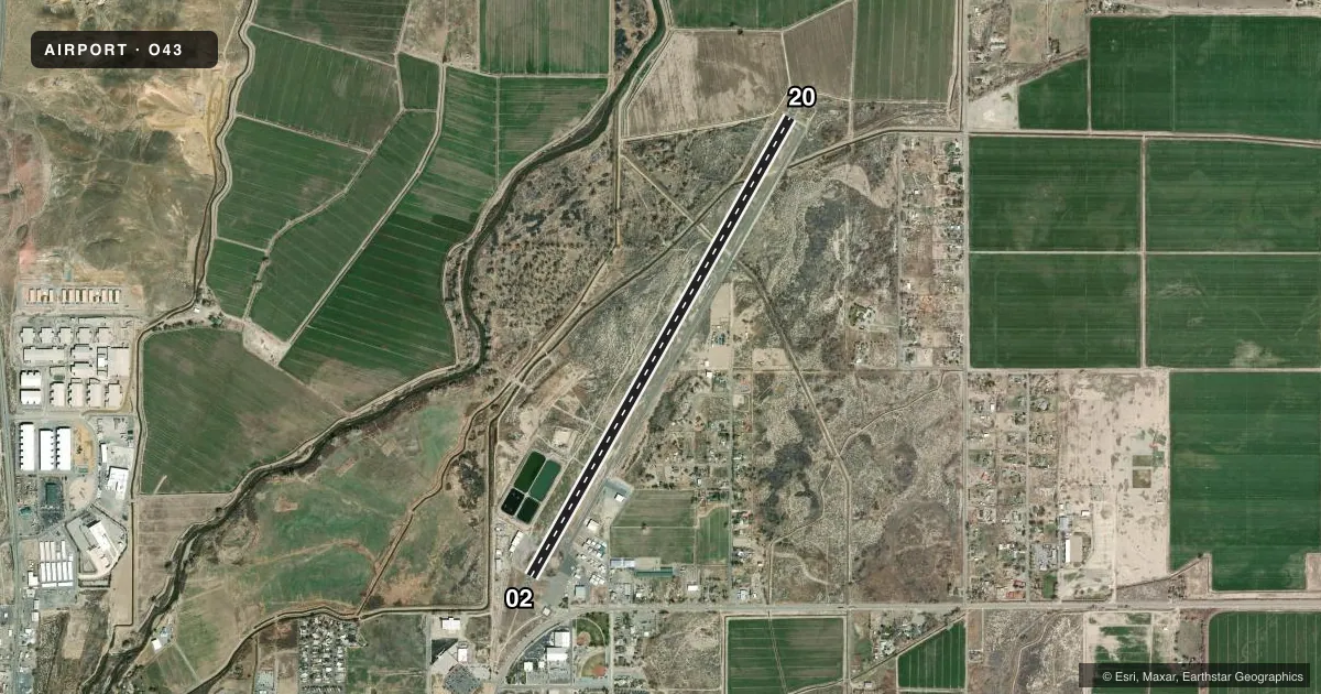 Top-down satellite sketch of O43 YERINGTON MUNI in YERINGTON, NEVADA, showing runways 02/20 drawn to scale over Esri World Imagery