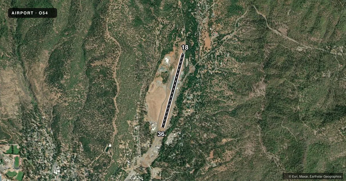 Top-down satellite sketch of O54 LONNIE POOL FLD/WEAVERVILLE in WEAVERVILLE, CALIFORNIA, showing runways 18/36 drawn to scale over Esri World Imagery