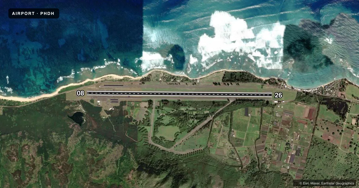 Top-down satellite sketch of PHDH KAWAIHAPAI AIRFIELD in MOKULEIA, HAWAII, showing runways 08/26 drawn to scale over Esri World Imagery