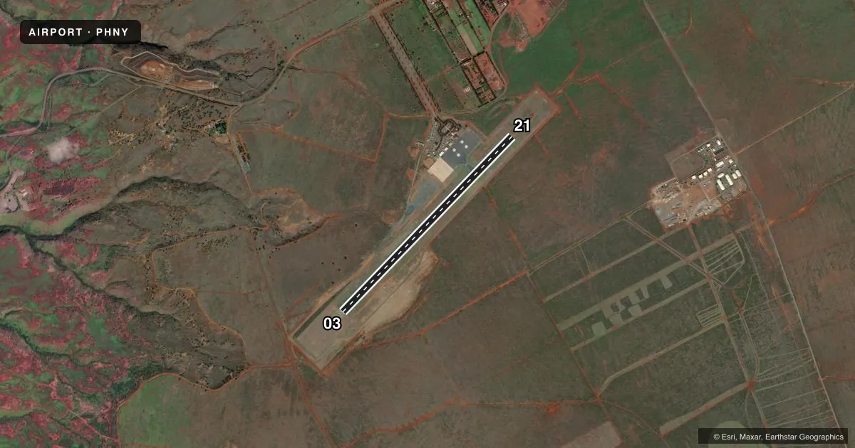 Top-down satellite sketch of PHNY LANAI in LANAI CITY, HAWAII, showing runways 03/21 drawn to scale over Esri World Imagery
