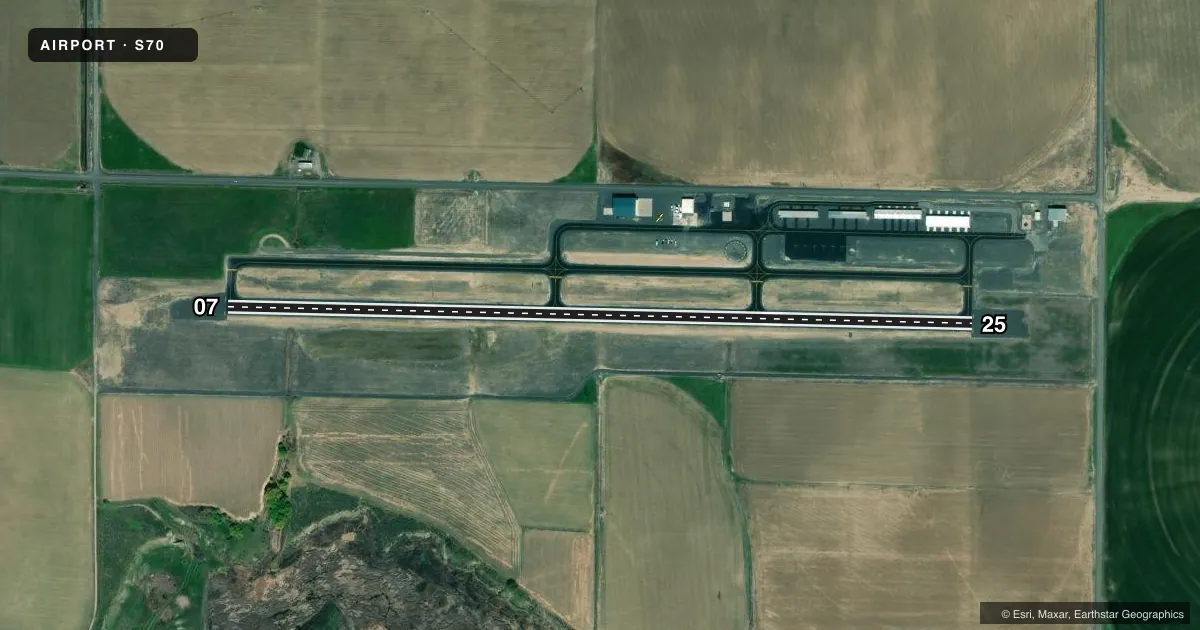 Top-down satellite sketch of S70 OTHELLO MUNI in OTHELLO, WASHINGTON, showing runways 07/25 drawn to scale over Esri World Imagery