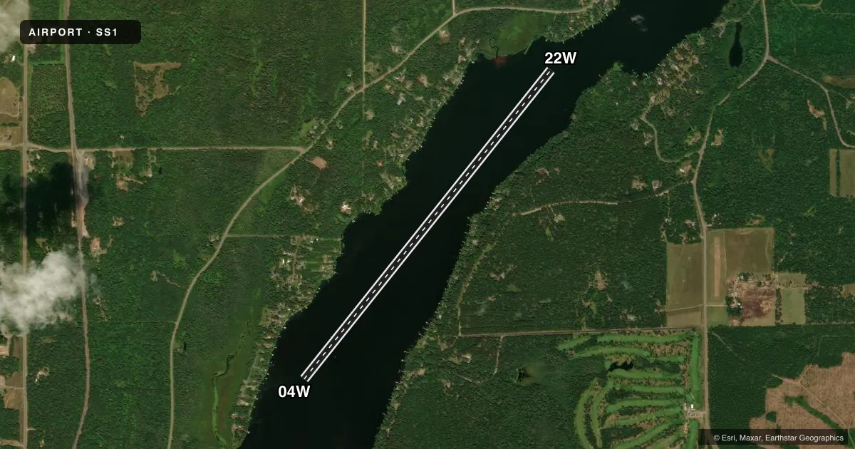 Top-down satellite sketch of SS1 NORTH COUNTRY in SOLON SPRINGS, WISCONSIN, showing runways 04W/22W drawn to scale over Esri World Imagery