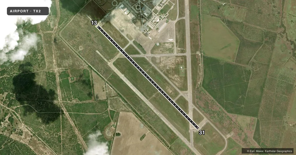 Top-down satellite sketch of TX2 CHASE FLD INDUSTRIAL in BEEVILLE, TEXAS, showing runways 13/31 drawn to scale over Esri World Imagery