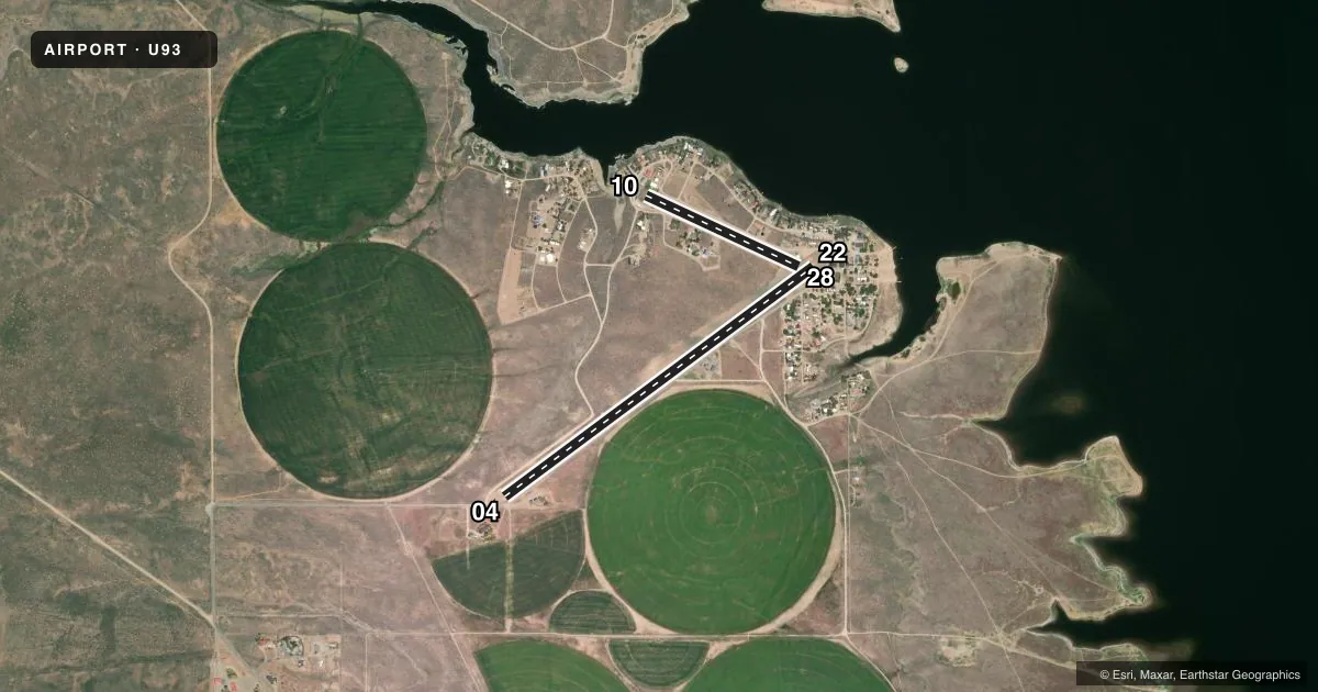Top-down satellite sketch of U93 MAGIC RESERVOIR in HAILEY, IDAHO, showing runways 04/22, 10/28 drawn to scale over Esri World Imagery