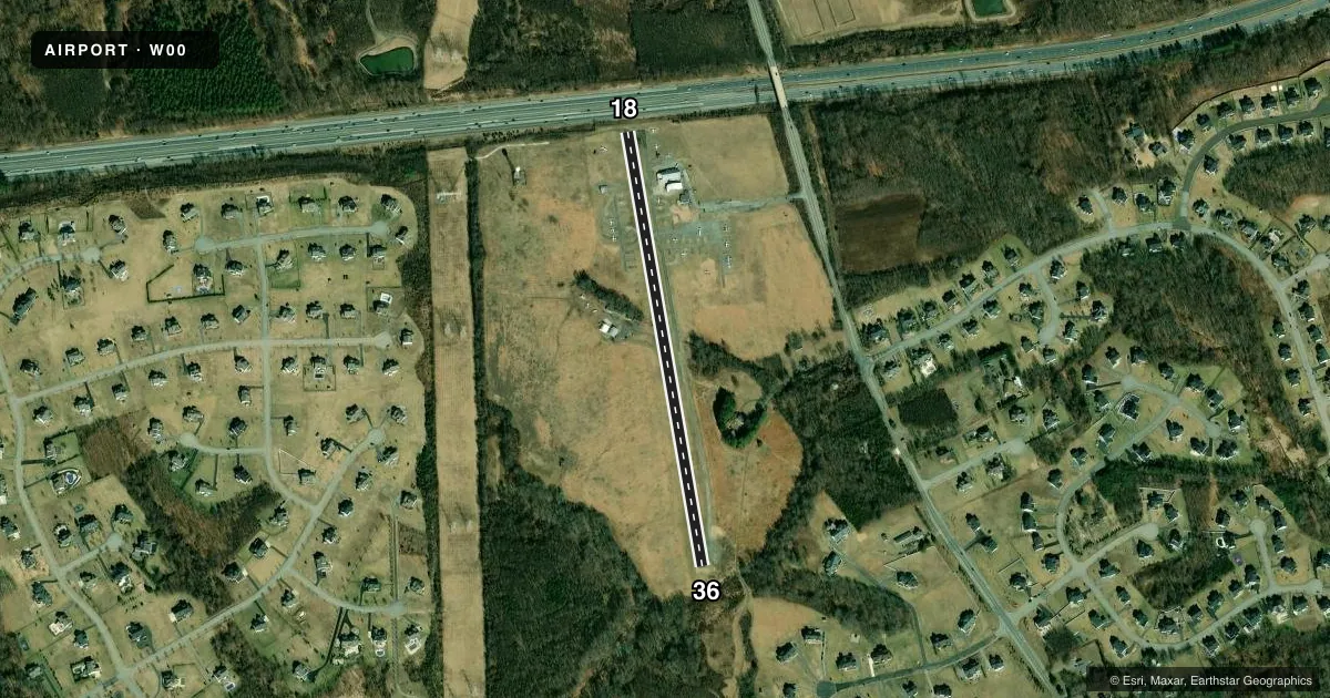 Top-down satellite sketch of W00 FREEWAY in BOWIE, MARYLAND, showing runways 18/36 drawn to scale over Esri World Imagery
